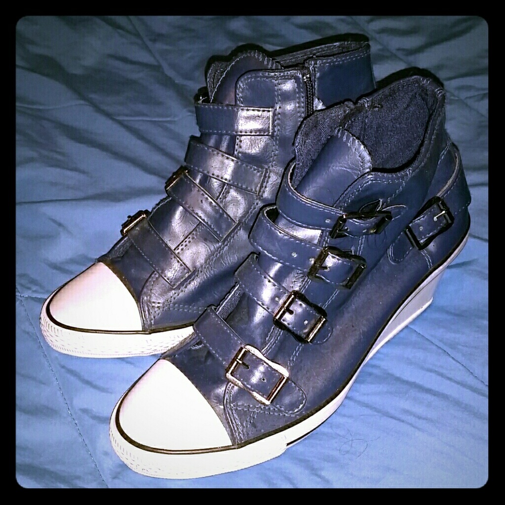 Bucco Angel blue sneaker wedges